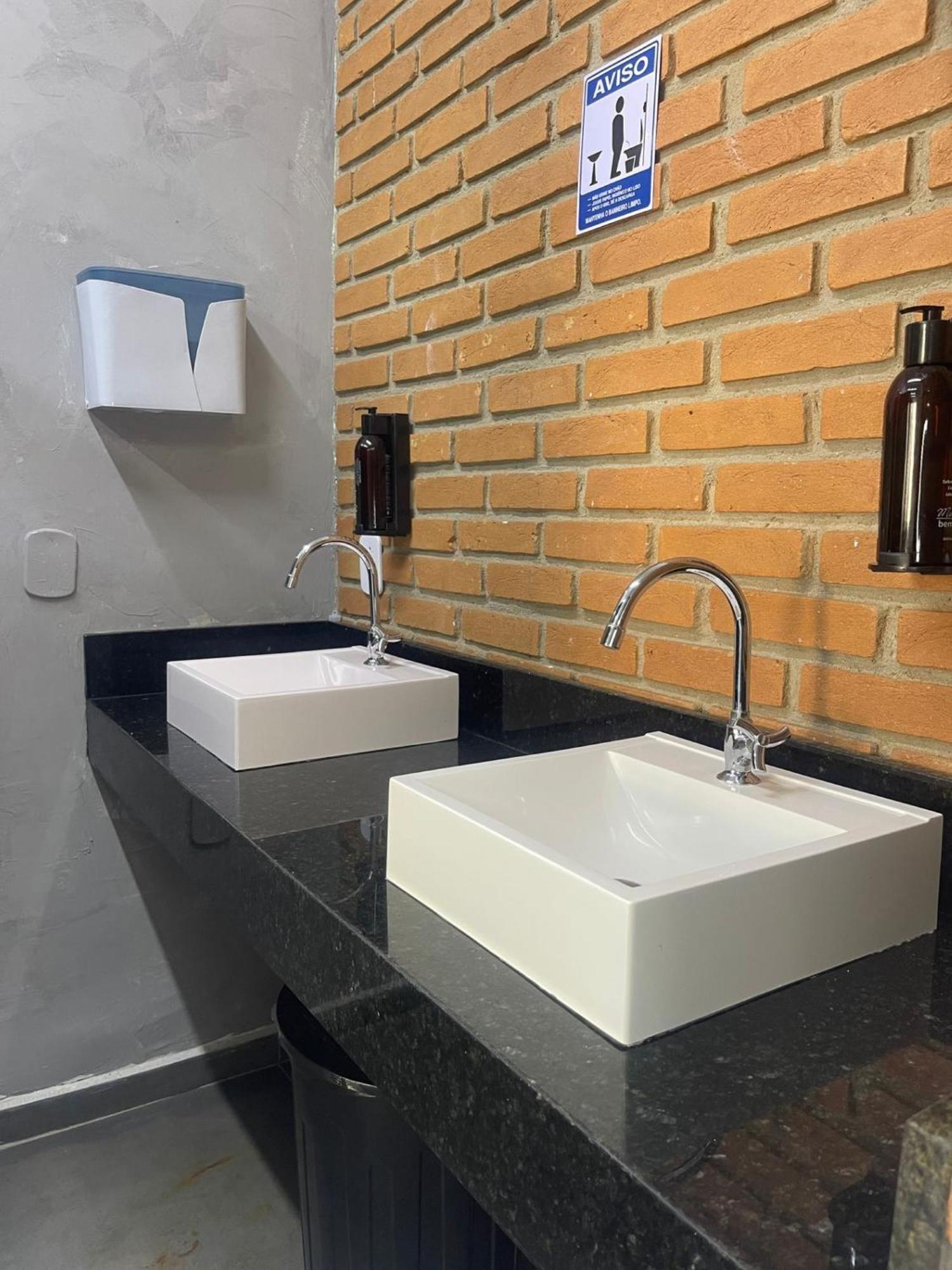 Utopia Hostel Апаресида Екстериор снимка