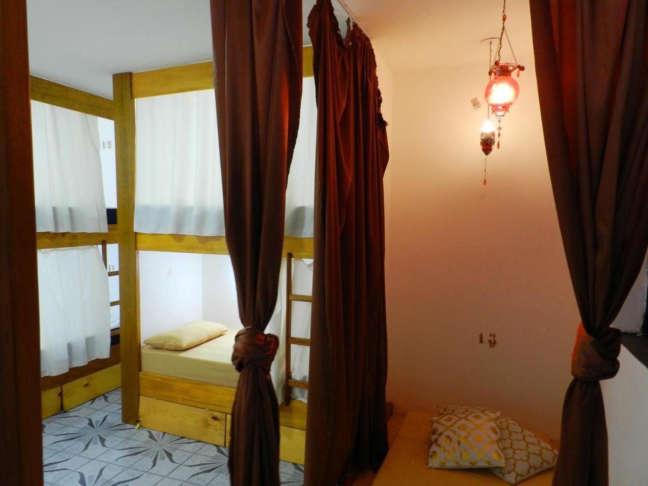 Utopia Hostel Апаресида Екстериор снимка