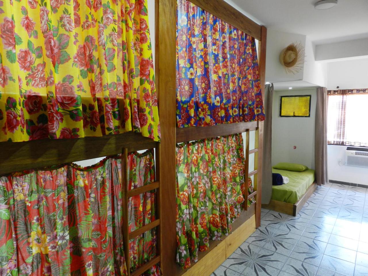 Utopia Hostel Апаресида Екстериор снимка